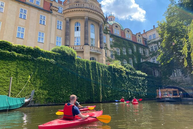 Prague Kayak Tour in City Center - 2 hours - The Real Meaning of 2 Hours and 4 to 5 km