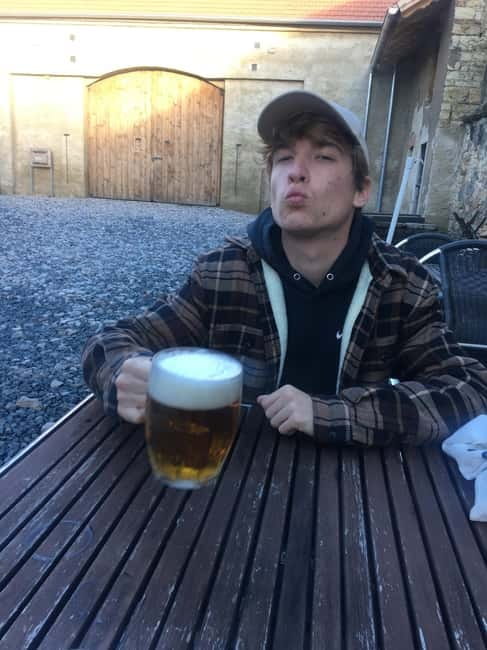 Prague: Local Neighborhoods and Pubs Walking Tour - Key highlights at a glance