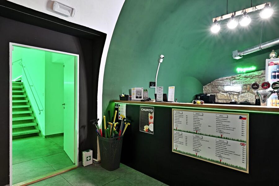 Prague: Mazemania Miniature Golf Experience - The course experience, 18 holes in different mini worlds