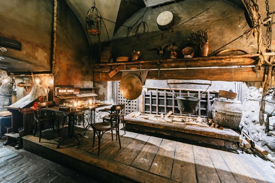Prague: Medieval Dinner with Unlimited Drinks - Your 3-Course vs 5-Course Prague Dinner Plan