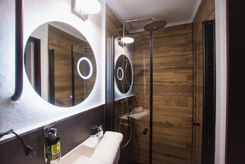 Prague: Modern Private Spa with Jacuzzi and/or Sauna - Modern Clean Comfort and a Private Atmosphere