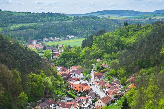 Prague-Munich One-Way Sightseeing Day Tour - 9:00 am start, 10 hours on the road, and how the timing works