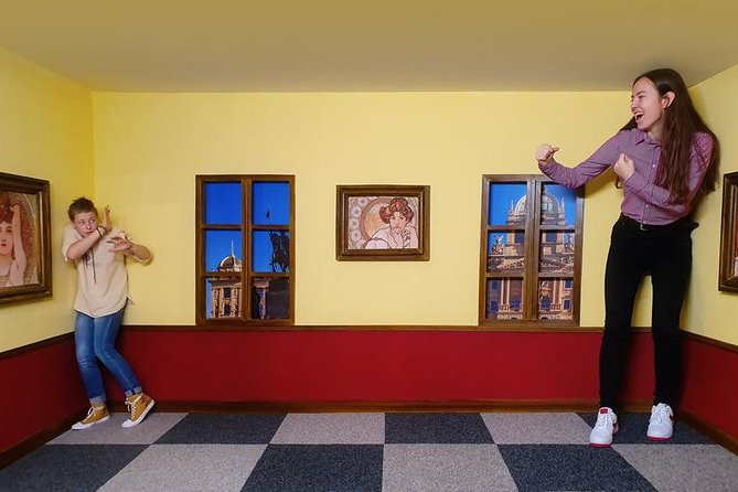 Prague Museum of Fantastic Illusions - Stop 1: The Museum of Fantastic Illusions at Myšák Gallery