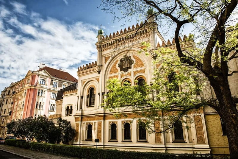 Prague: Official City Pass with Public Transport - Unlimited Prague transit, plus the Airport Express reality