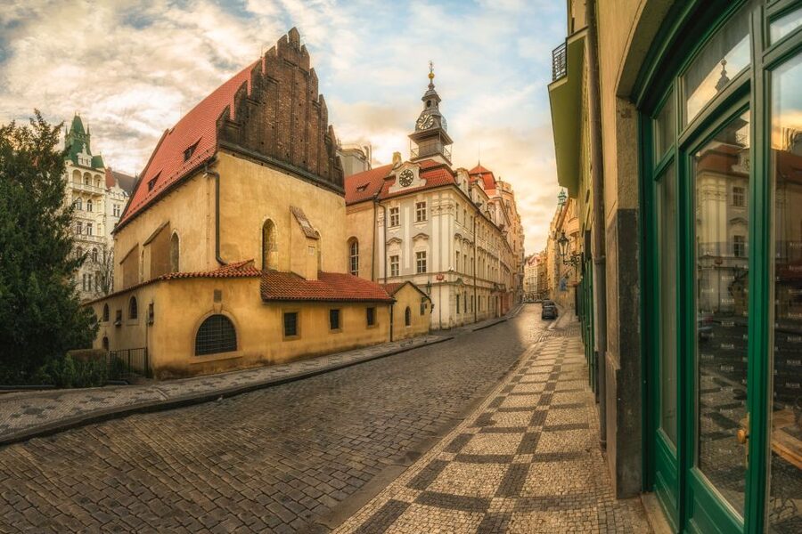 Prague: Old Town and Jewish Quarter 2-Hour Walking Tour - What’s included, and what you’ll still need