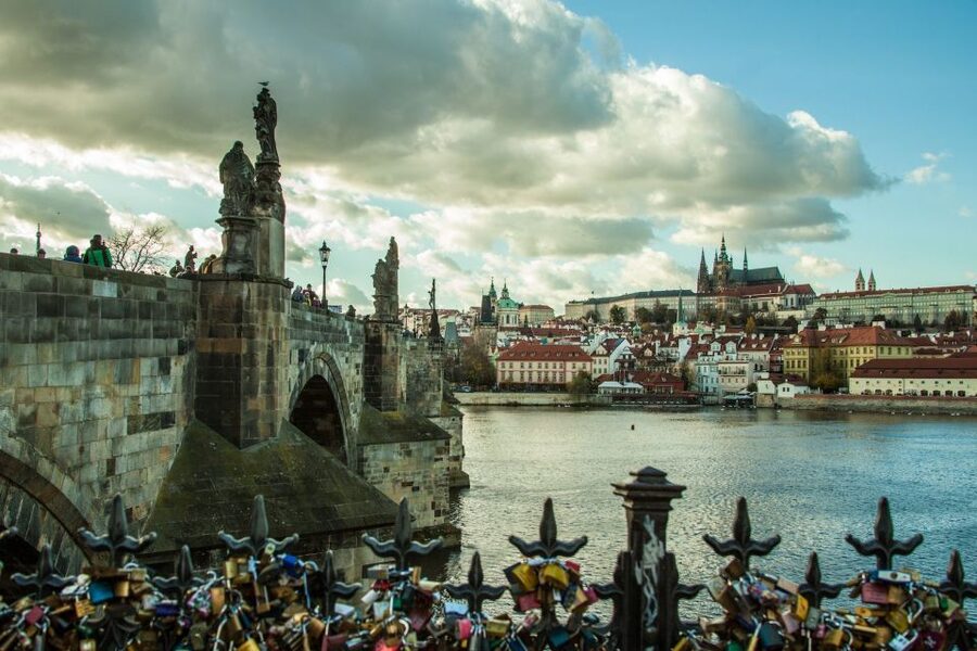 Prague: Old Town and Jewish Quarter Guided Tour in German - Key things I’d circle before you go