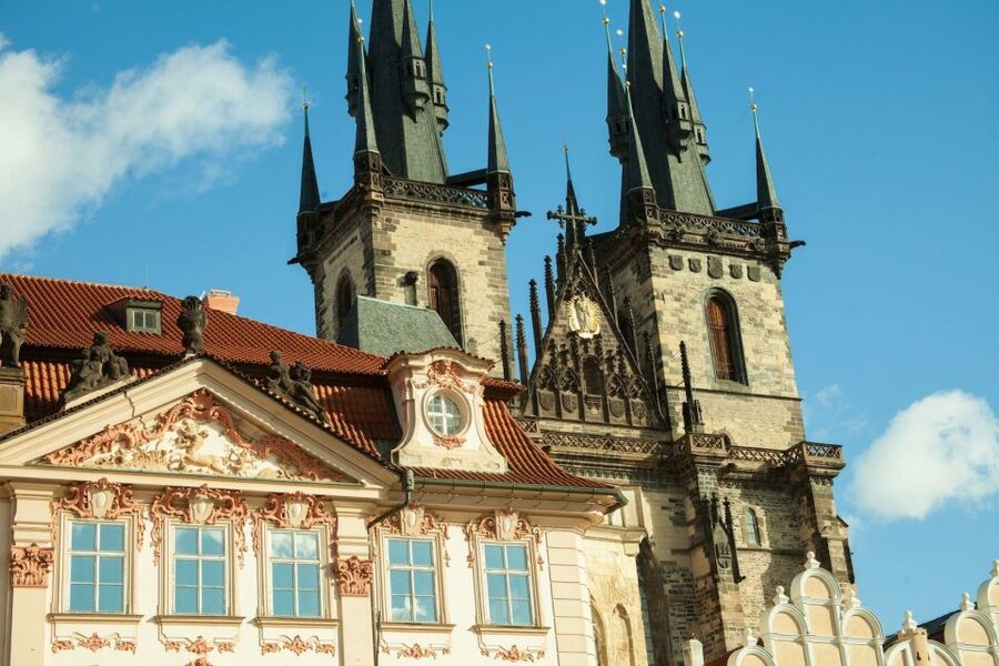 Prague: Old Town and Jewish Quarter Guided Tour in German - Old Town Square, then straight into Prague’s rhythm
