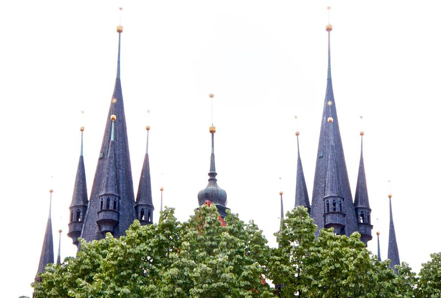 Prague: Old Town and Jewish Quarter Guided Walking Tour - Old Town Highlights: The Astronomical Clock Stop That Actually Makes Sense