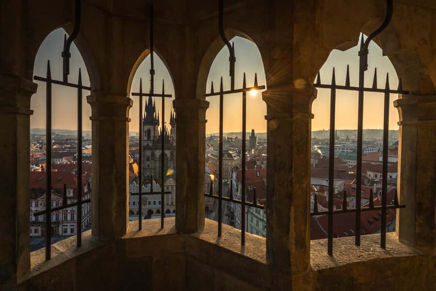 Prague: Old Town Hall and Medieval Underground Guided Tour - The 3:00 PM Medieval Underground Tour: Hidden Rooms and Cellars