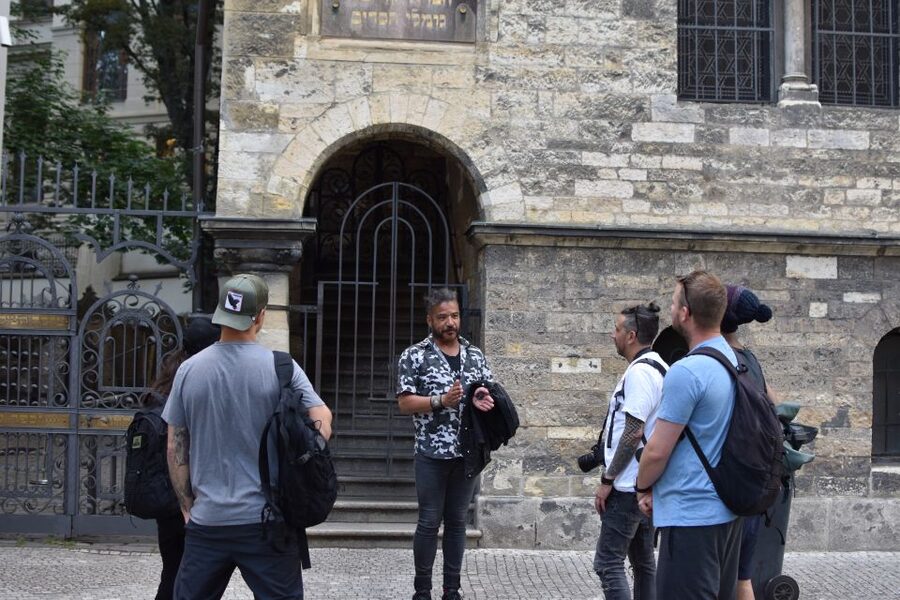 Prague: Old Town Highlights & Hidden Gems Guided Tour - Should you book this Old Town highlights and hidden corners tour?