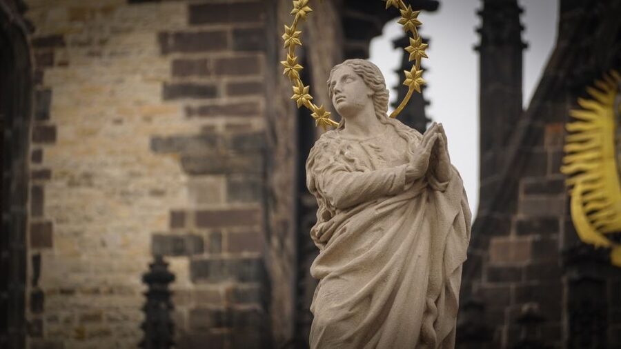 Prague: Old Town Highlights & Hidden Gems Guided Tour - Shoes, cobblestones, and the start-time rule that matters more than you think