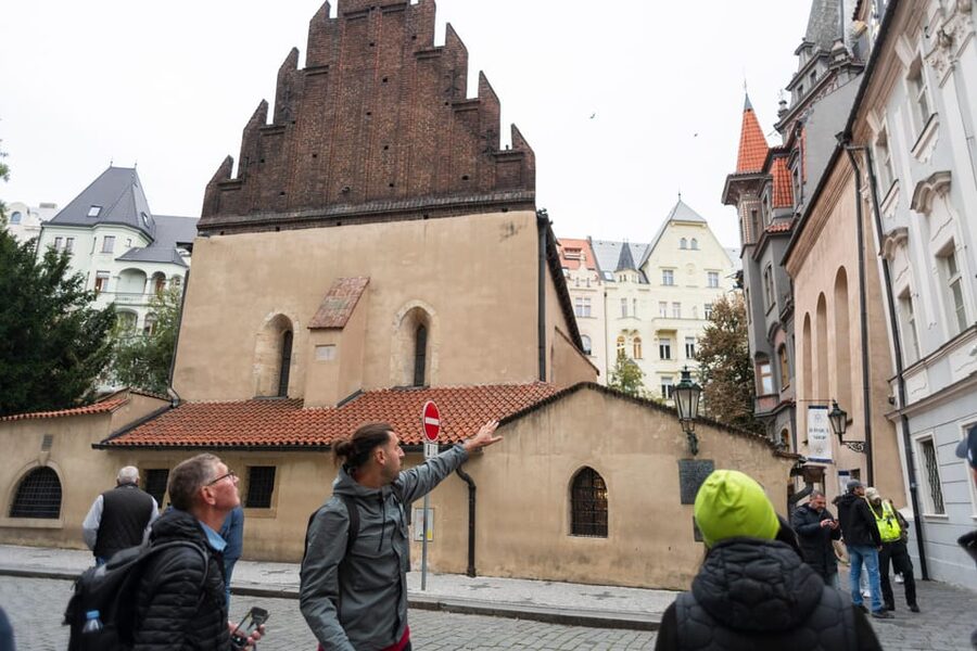 Prague: Old Town, Jewish Quarter & Astro Clock Walking Tour - Pacing, weather reality, and what to wear