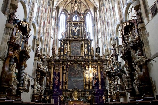 Prague Old Town New Town and Jewish Quarter Morning Tour - House of the Black Madonna and Prasná brána, Prague’s spiritual and civic entrances