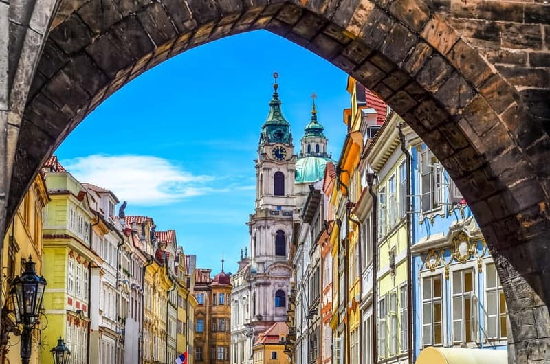 Prague: Old Town, Prague Castle & River Cruise Day Tour - Charles Bridge and Old Town: the orientation walk that makes Prague click