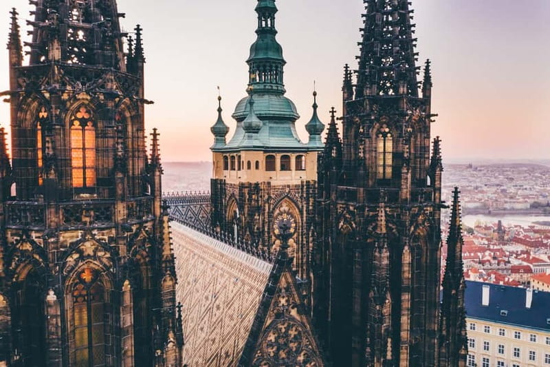 Prague: Old Town, Prague Castle & River Cruise Day Tour - Midday break: how to use your guide-free hour wisely
