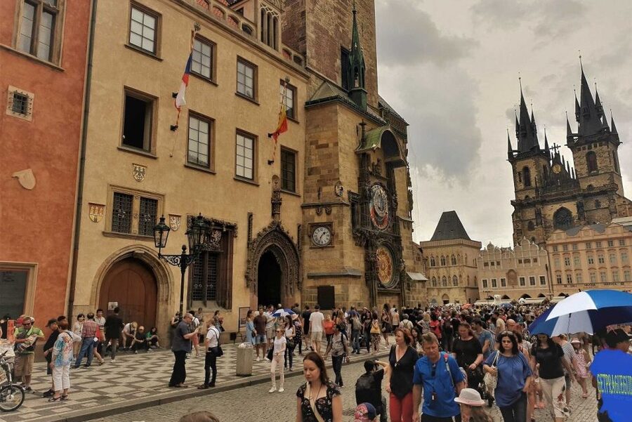 Prague: Old Town Tour & National Museum Skip-the-Line Ticket - Ending in front of Národní muzeum: what the skip-the-line ticket really means