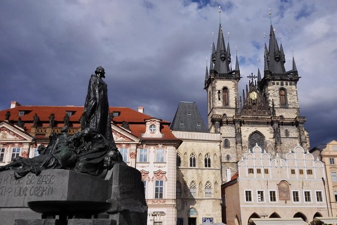Prague Old Town Tour with a Classical Concert - Staroměstské náměstí and the Jewish Quarter: fast orientation with real meaning