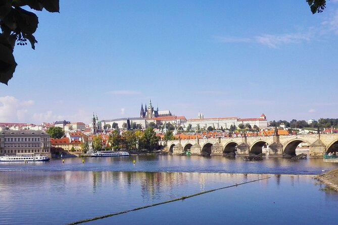 Prague Old Town Tour with a Classical Concert - How pacing and group size shape your experience (max 20)