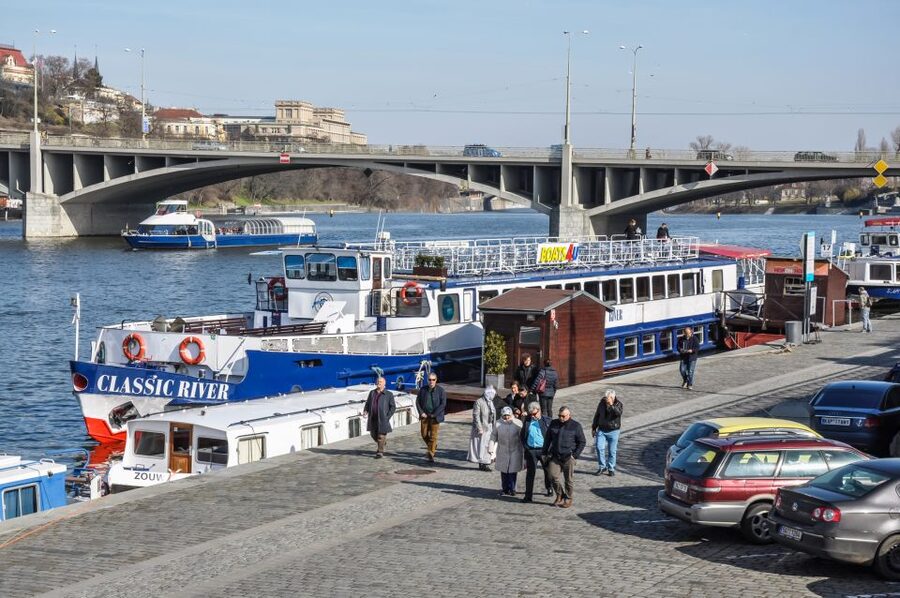 Prague: Panoramic Vltava River Cruise - Comfort on Board: Indoor Seating, Outdoor Views, and the Snack Pause