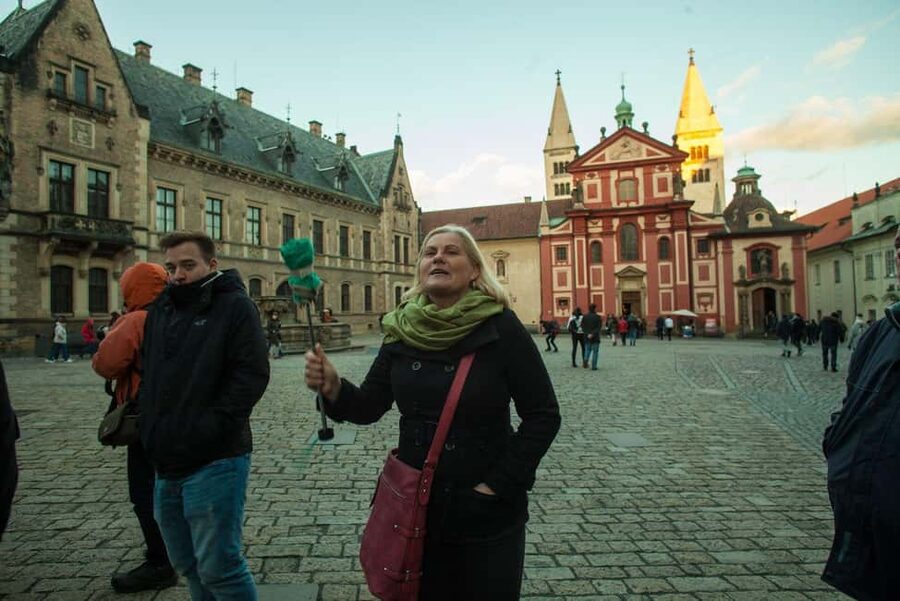 Prague: Prague Castle Walking Tour with Golden Lane in German - Golden Lane at the End, When It’s Free to Explore
