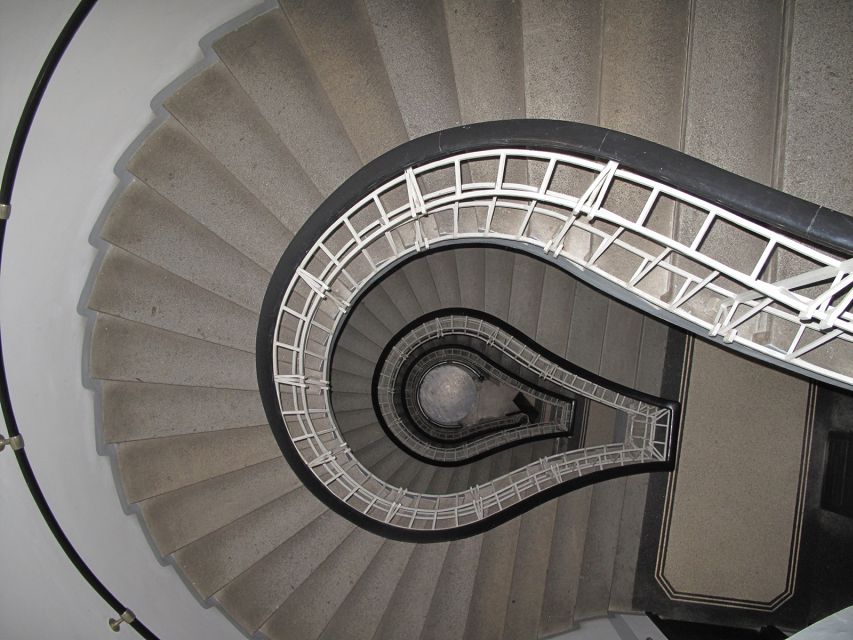 Prague: Private Cubism & Art Nouveau Walking Tour - Old Town and New Town as a design timeline