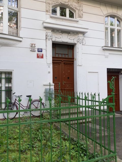 Prague: Private Prague Art Nouveau and Cubism Tour - Should you book this Prague Art Nouveau and Cubism tour?