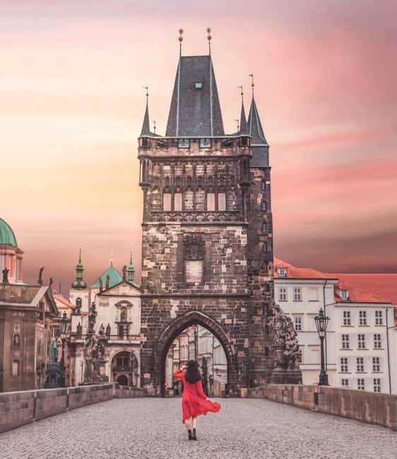 Prague: Private Professional Photoshoot with Edited Photos - A 1-hour Prague photoshoot is the smart use of your time