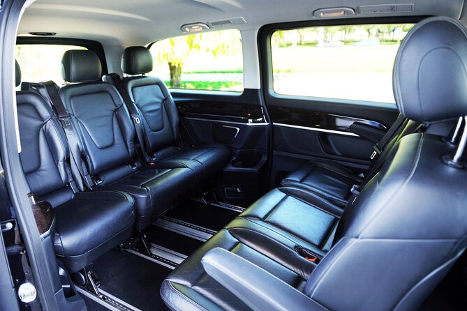 Prague Private Transfer to / from Prague Airport - Timing: When 30 Minutes Feels Like A Gift