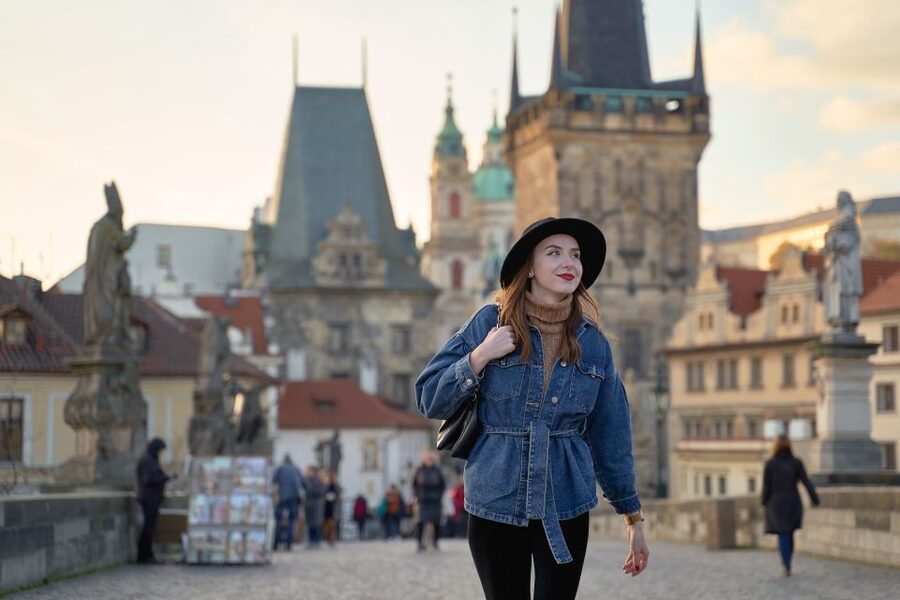 Prague: Professional Photoshoot at Charles Bridge - The photoshoot: 15 to 45 minutes of guidance, not sightseeing