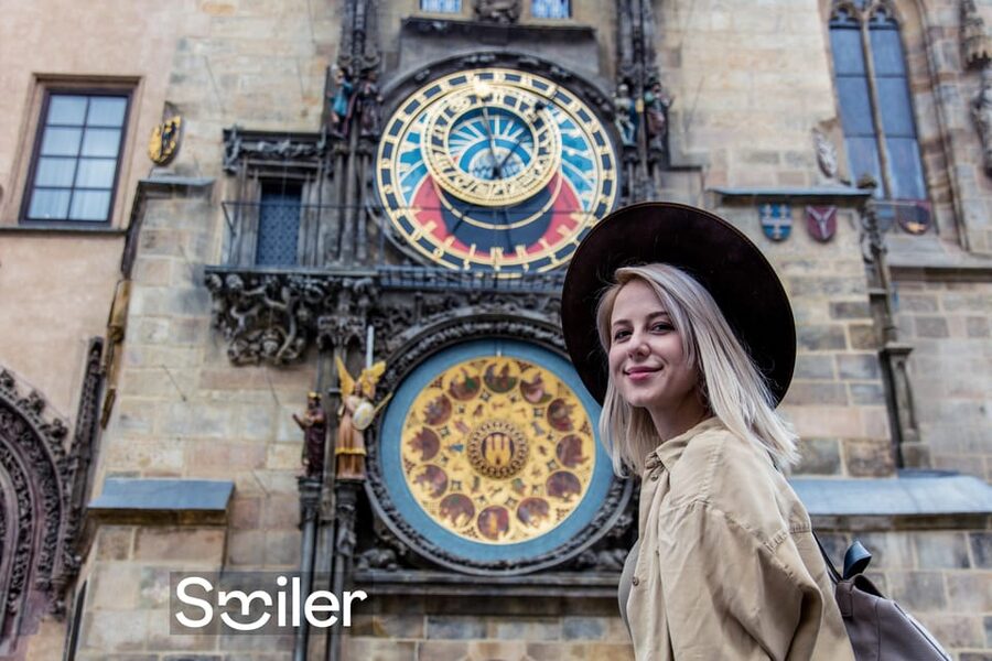 Prague: Professional Photoshoot in the Old Town - Old Town Prague as Your Photo Backdrop, Not a Selfie Problem