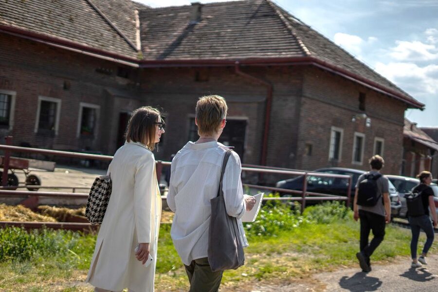 Prague: Psychiatric Hospital and Abandoned Cemetery Tour - The Rosenham experiment and why it’s central to the tour