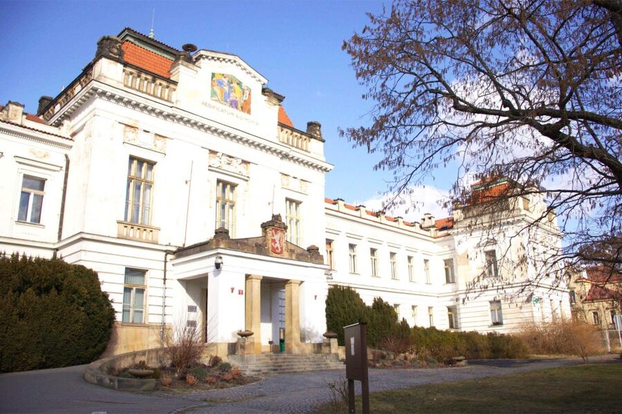 Prague: Psychiatric Hospital and Abandoned Cemetery Tour - Practical tips for a smoother 3-hour visit