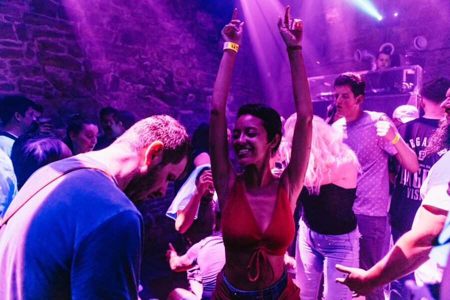 Prague: Pub Crawl with Unlimited Drinks & 5-floor Club Entry - Key things that make this crawl worth your time