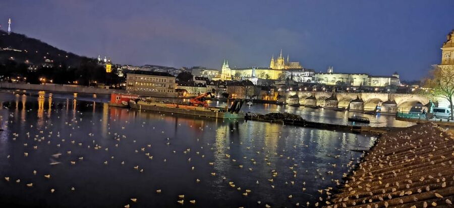 Prague: River Cruise with Transfer to Pier - Prague Castle and Straka Academy from the Vltava