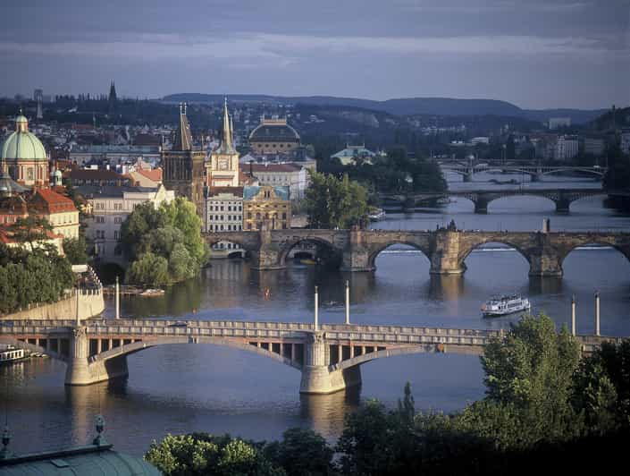 Prague: River Cruise with Transfer to Pier - One Hour on the Water, What You Actually See