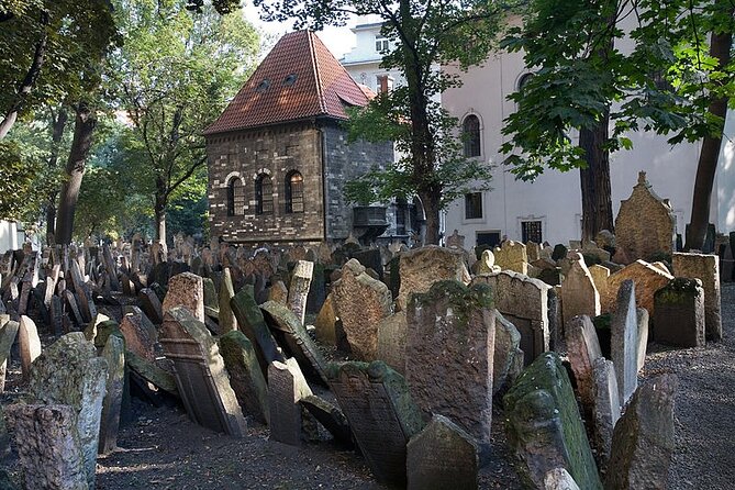 Prague's Jewish Quarter: A Self-Guided Audio Tour - Old-New Synagogue: one of the anchors of the route