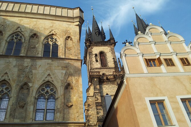 Prague´s Old Town, Jewish Quarter and Charles Bridge Private Tour - Pickup and private pacing: why the guide changes everything
