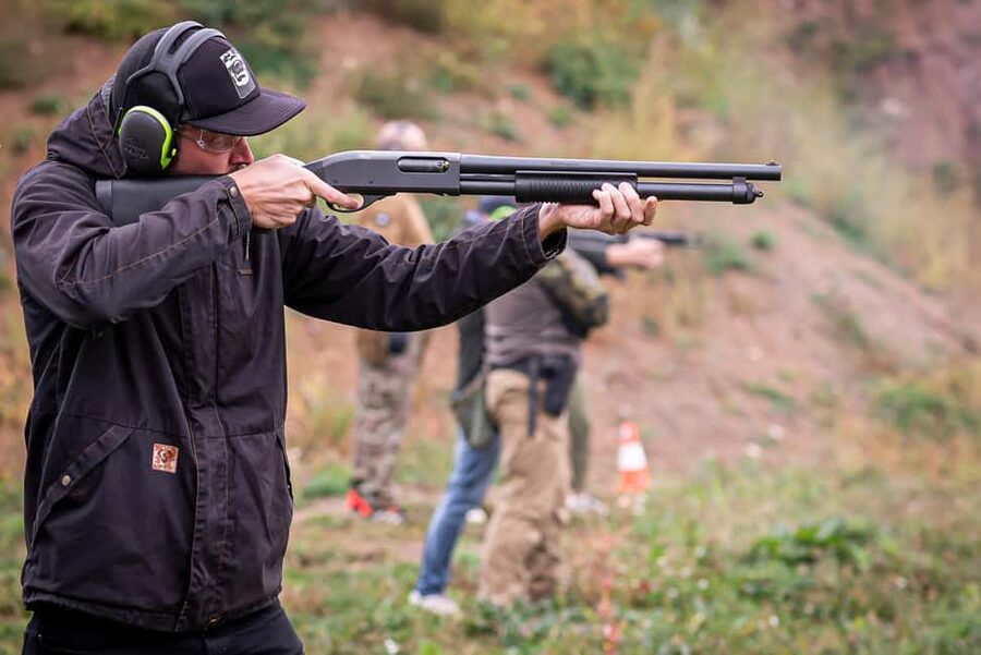 Prague: Shooting Experience with 3 to 10 Guns & Bus Transfer - Quick hits: what you will notice right away