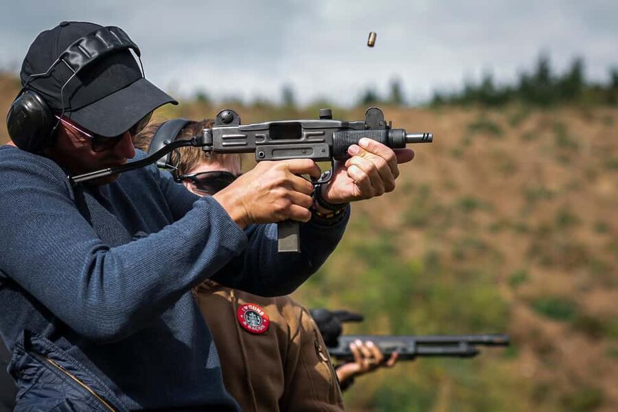 Prague: Shooting Experience with 3 to 10 Guns & Bus Transfer - Prague gun range day, without the guesswork