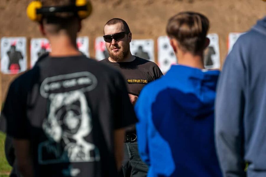 Prague: Shooting Experience with 3 to 10 Guns & Bus Transfer - The 2-hour guided lesson: safety first, then control