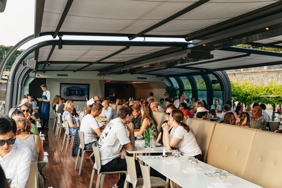 Prague: Sightseeing Dinner Cruise on Open-Top Glass Boat - Picking the Right Boat Seating Area (and Using the Window Upgrade)