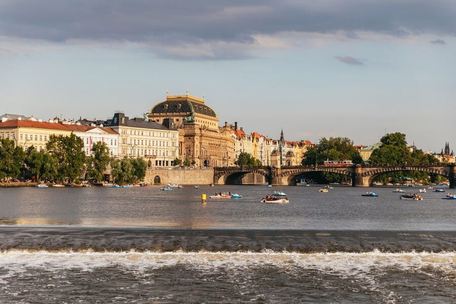 Prague: Sightseeing Dinner Cruise on Open-Top Glass Boat - Kampa Island and Vyšehrad Castle: The Stops That Add Variety
