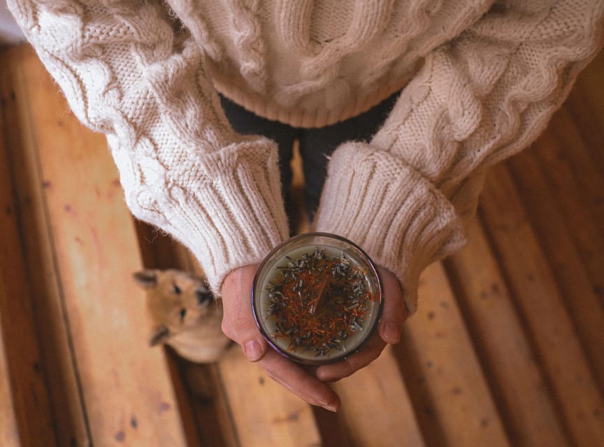 Prague: Soy Candle-Making Workshop - A cozy Prague break in the Vinohrady neighborhood