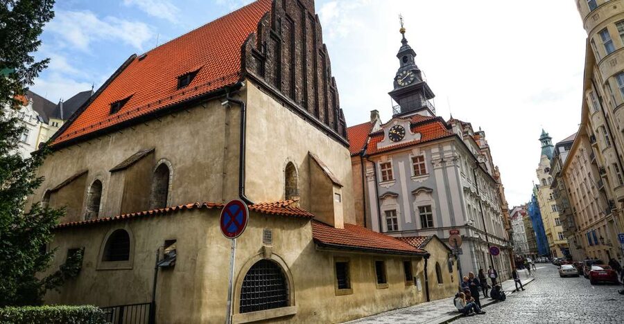 Prague: Synagogues and Jewish Quarter Private Walking Tour - Your guide makes the difference: Hana, Hanna, Kathy, Thereza, and Anna