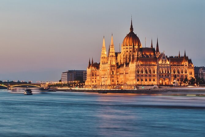Prague to Budapest - Private Transfer with 2 hours of Sightseeing - Key points at a glance