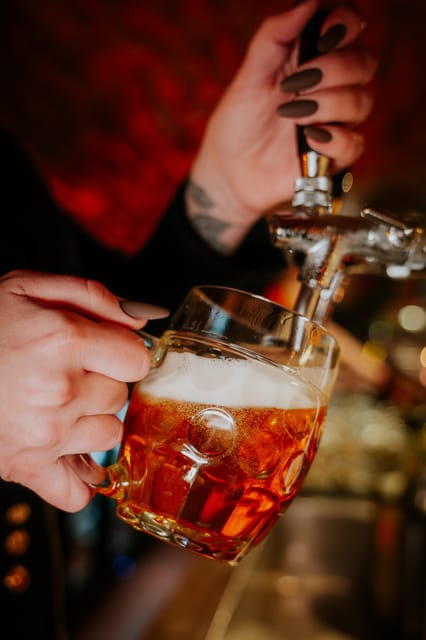 Prague: Tuesday Stand-Up Comedy in English - Timing Tips: Choosing 7 PM or 9 PM and Making It Work