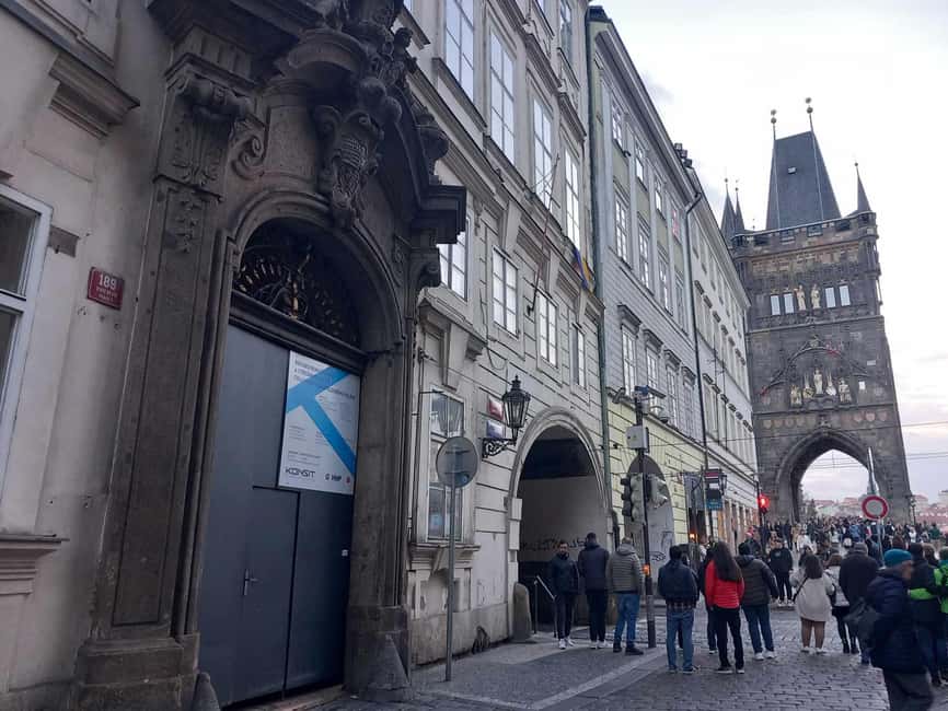 Prague: Unique Walking Tour with a Local Historian - Oldest Jewish cemetery site and the rotating head of Kafka