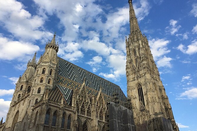Prague–Vienna Car/Van (1–7 pax) via Lednice Chateau & Mikulov - Lednice Chateau: what you will see, and what you pay for