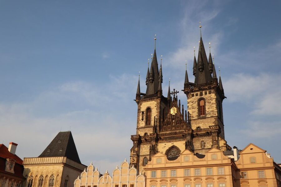 Prague: Vintage Car Ride and Walking Tour - Meeting your driver and settling into the vintage car