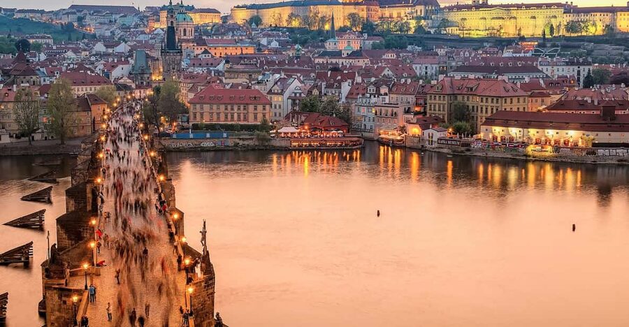 Prague : Visite insolite avec un guide journaliste français - What you’ll likely do during the 210-minute walk